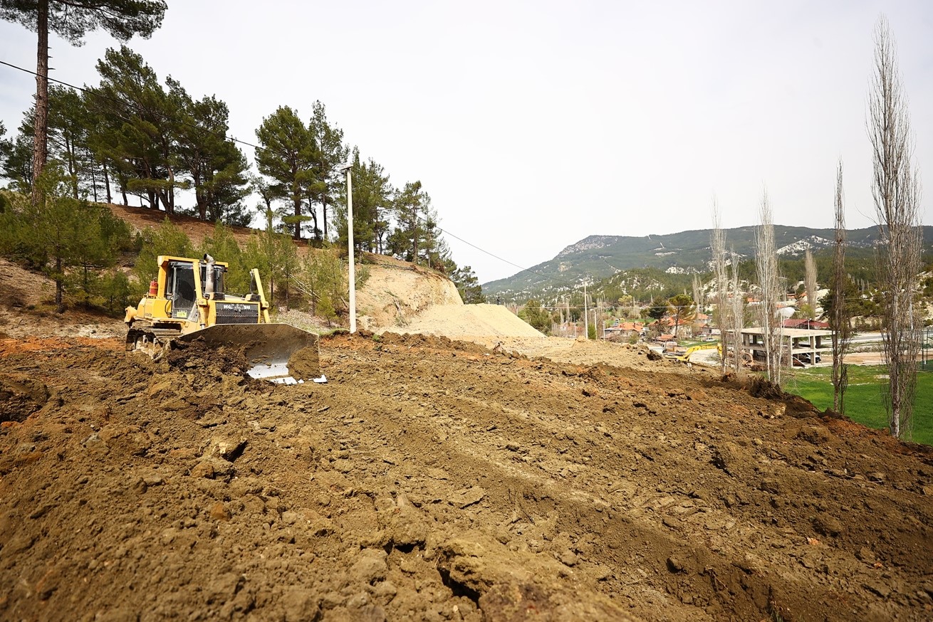 Çameli Elmalı yolu modern üst yapıya kavuşuyor
