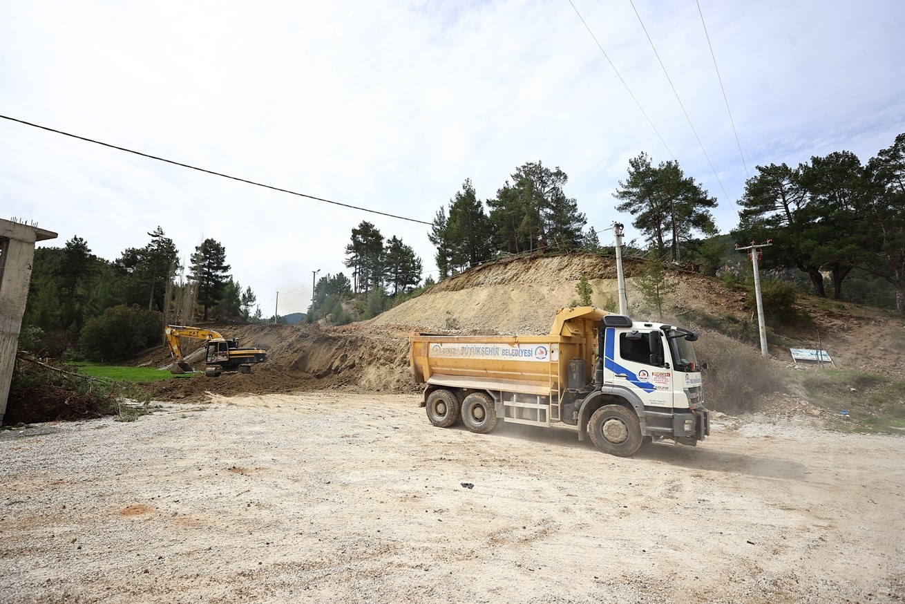 Çameli Elmalı yolu modern üst yapıya kavuşuyor
