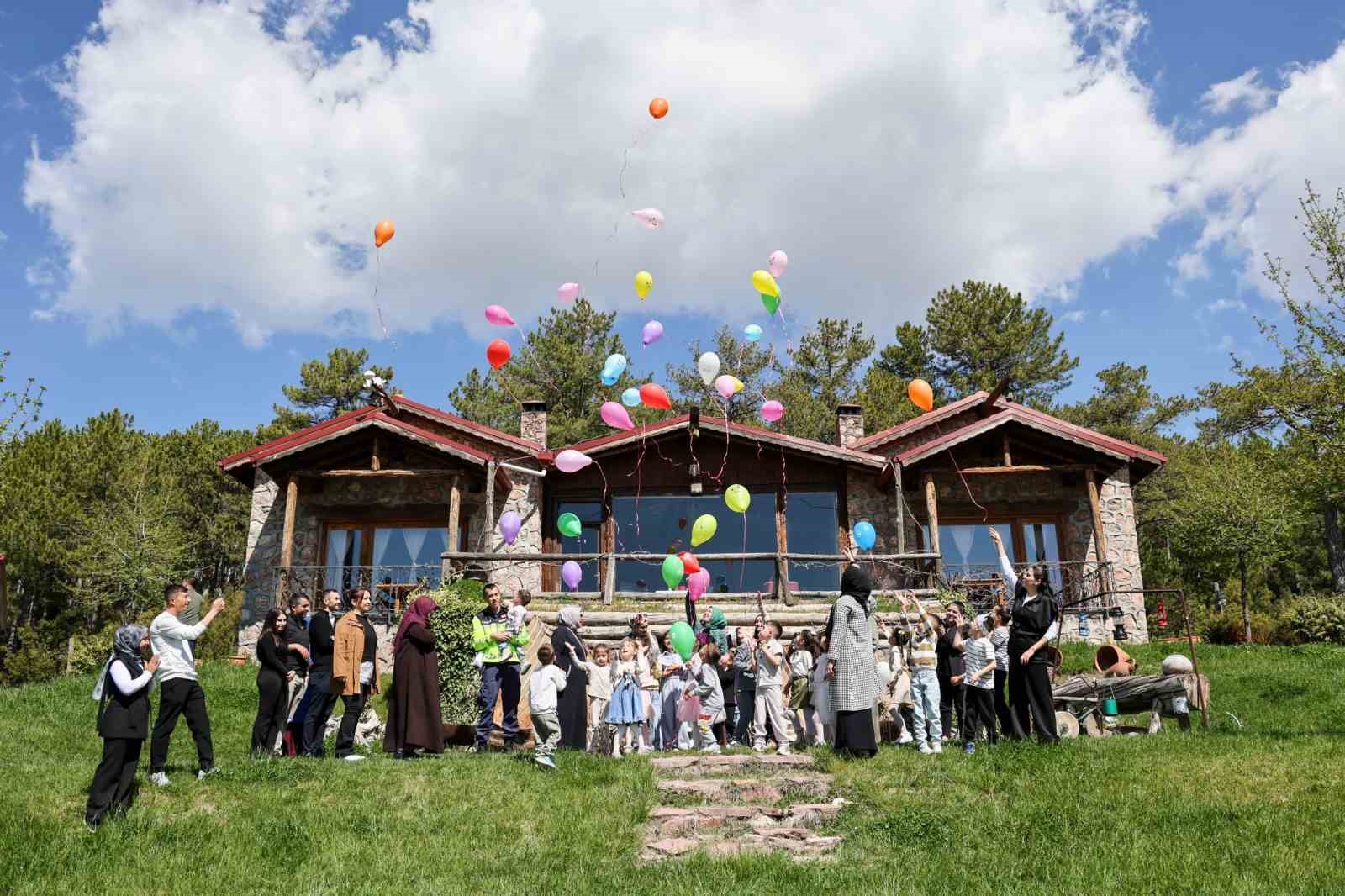 Çameli’de minik öğrencilerin Kur’an-ı Kerim’e geçiş heyecanı düzenlenen törenle taçlandı
