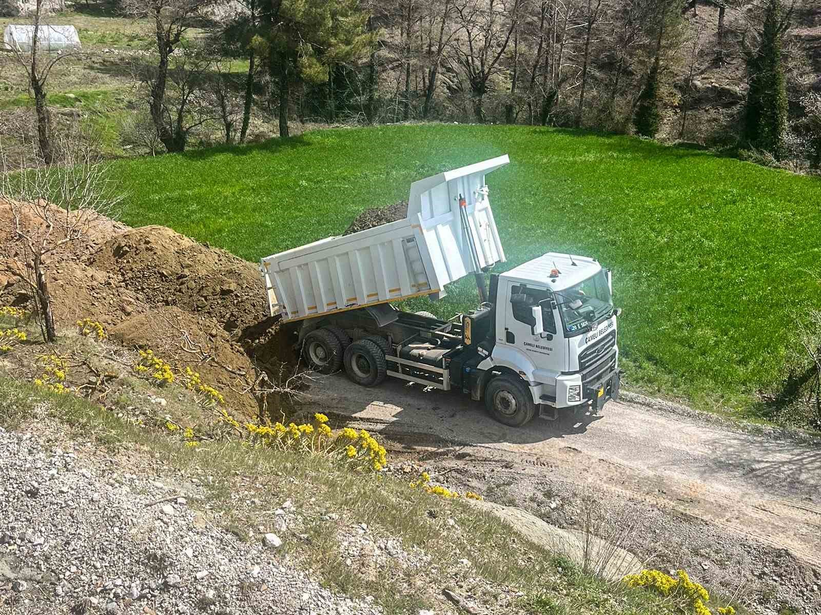 Çamelili vatandaşların güvenli ve konforlu ulaşımı sağlanması için çalışmalar sürüyor
