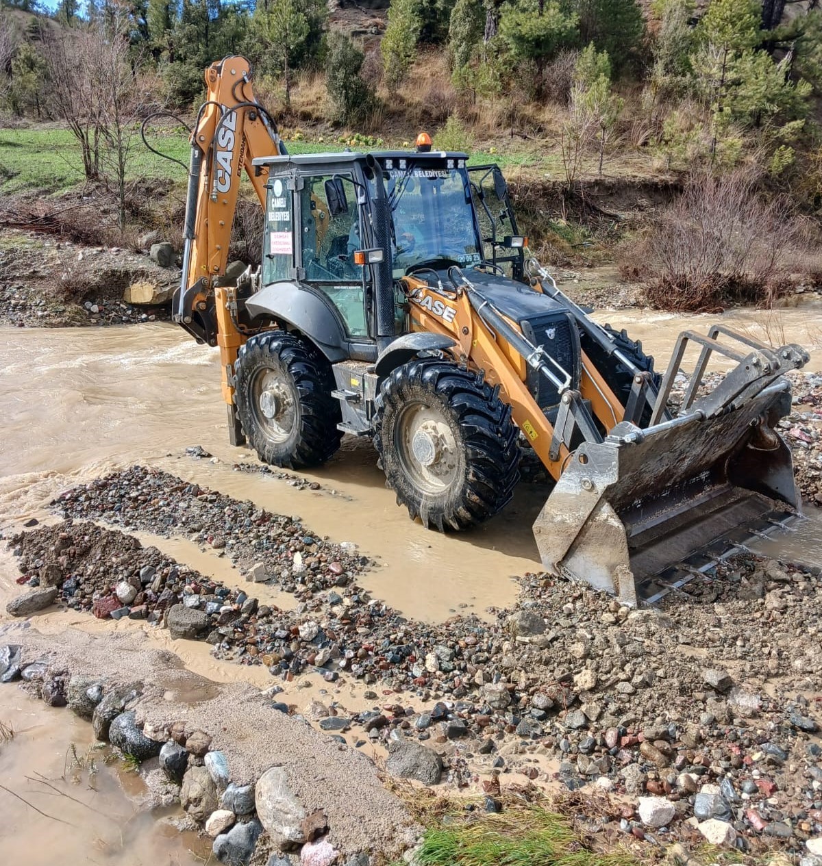 Çameli’nde sel ve heyelana karşı yoğun mesai
