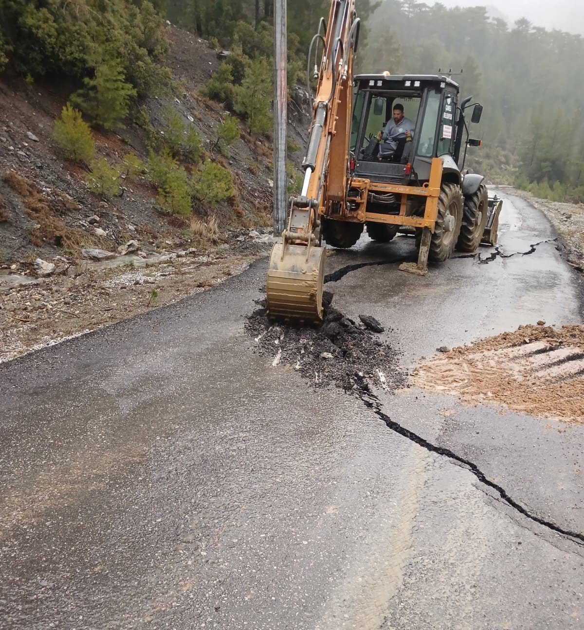 Çameli’nde sel ve heyelana karşı yoğun mesai
