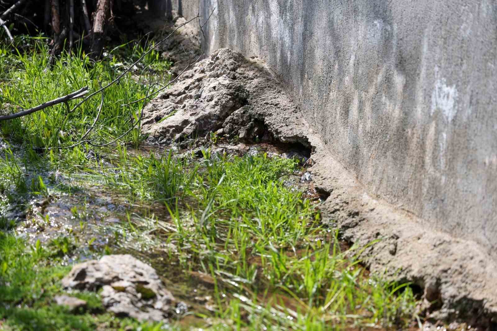 Çameli’nde yağışlar sonrası yer altı suları yüzeye çıktı
