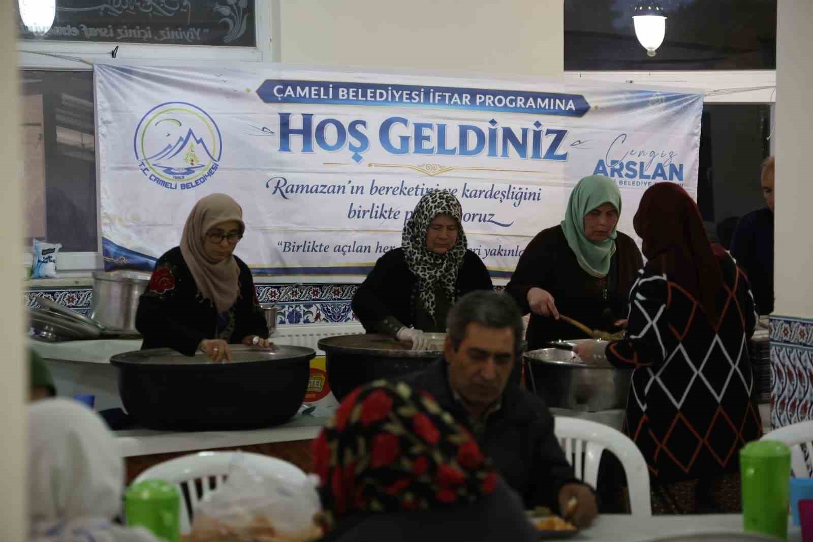Çameli’nin Sarıkavak Mahallesi’nde Ramazan bereketi iftar sofrasında paylaşıldı
