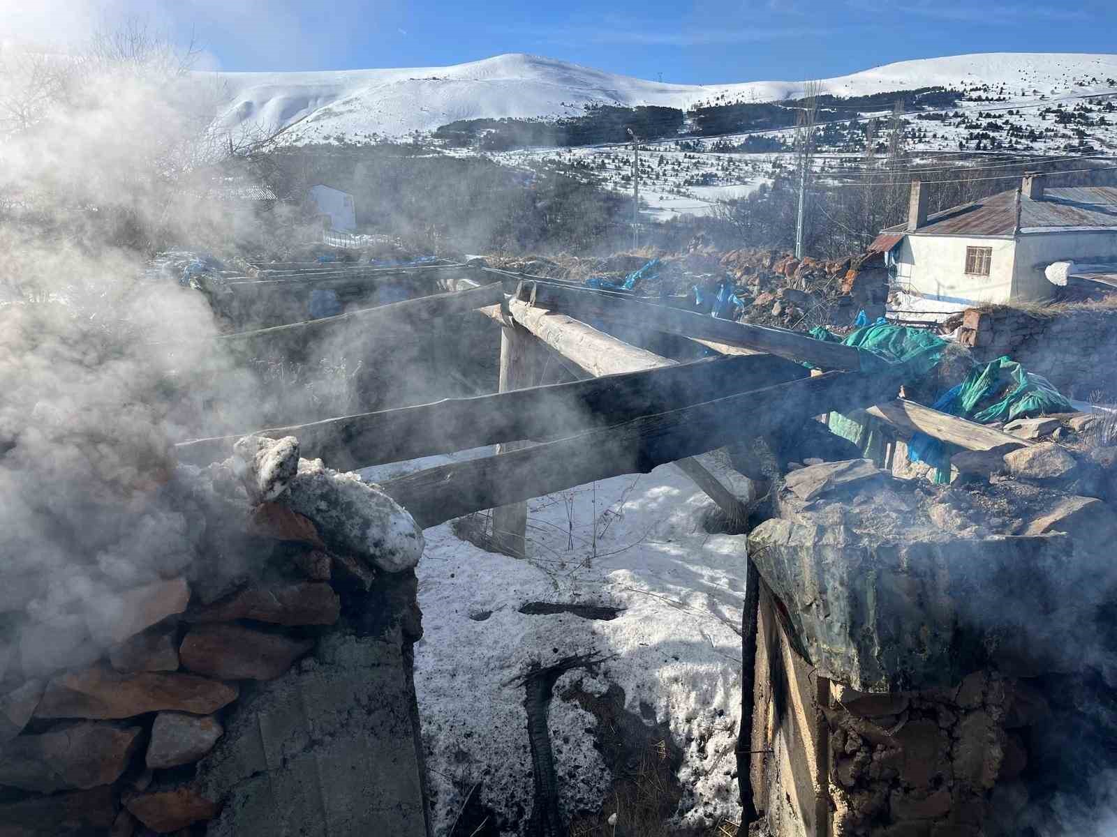 Çamyazı Köyü’nde korkutan yangın
