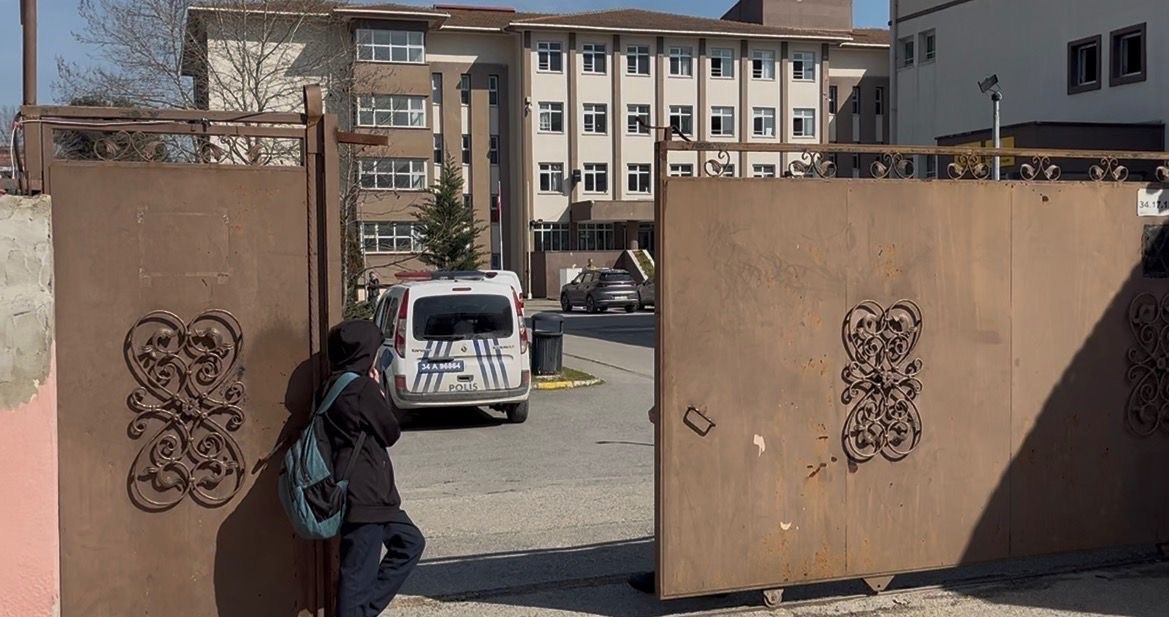 "Can güvenliğimiz yok" dedi, öğrencisi tarafından öldürüldü
