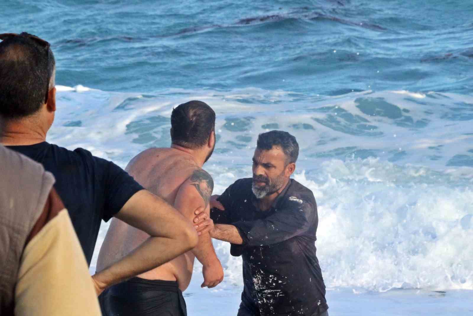 Can pazarının yaşandığı sahilde boğulan genç yüzündeki egzama için denize girmiş
