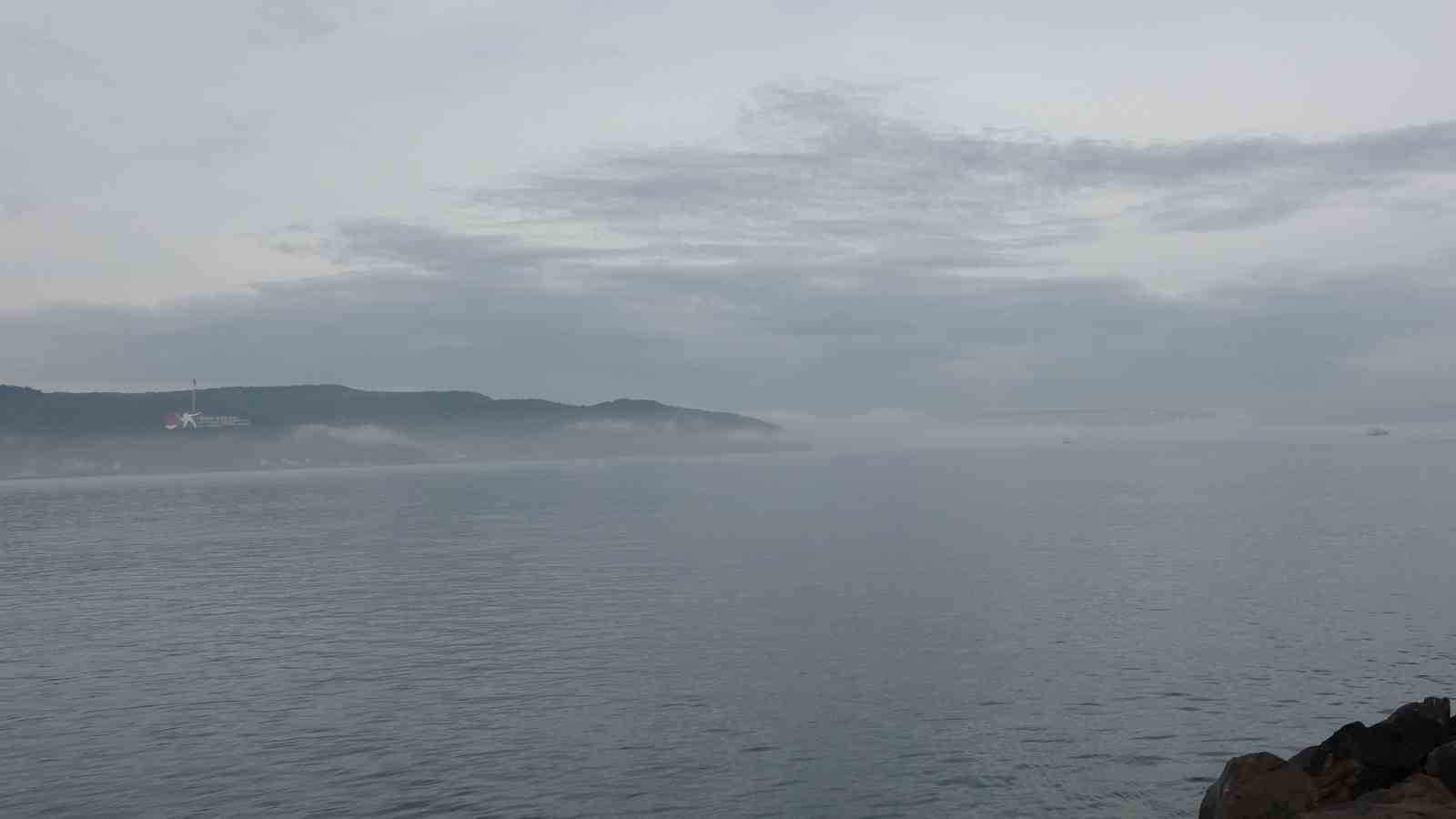 Çanakkale Boğazı, sis sebebiyle gemi geçişlerine kapatıldı
