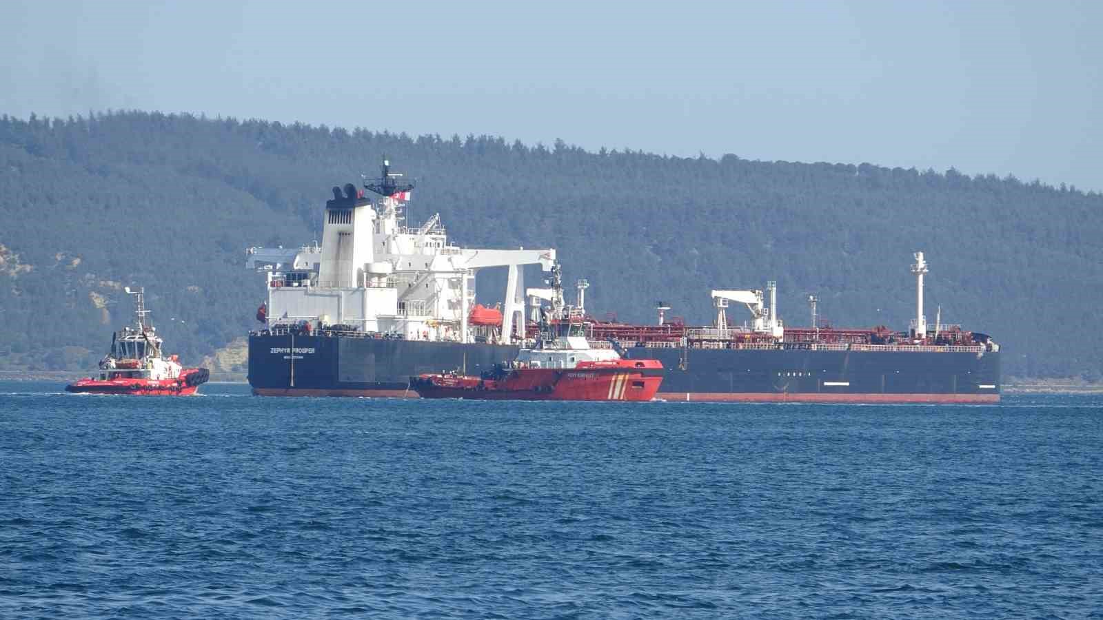 Çanakkale Boğazı’nda ham petrol tankeri sürüklendi
