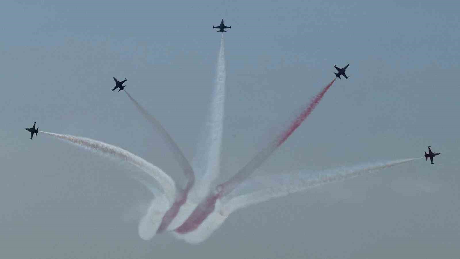 Çanakkale Kara Savaşları’nın 111. yıl dönümü etkinlikleri Şehitler Abidesi’nde törenle başladı
