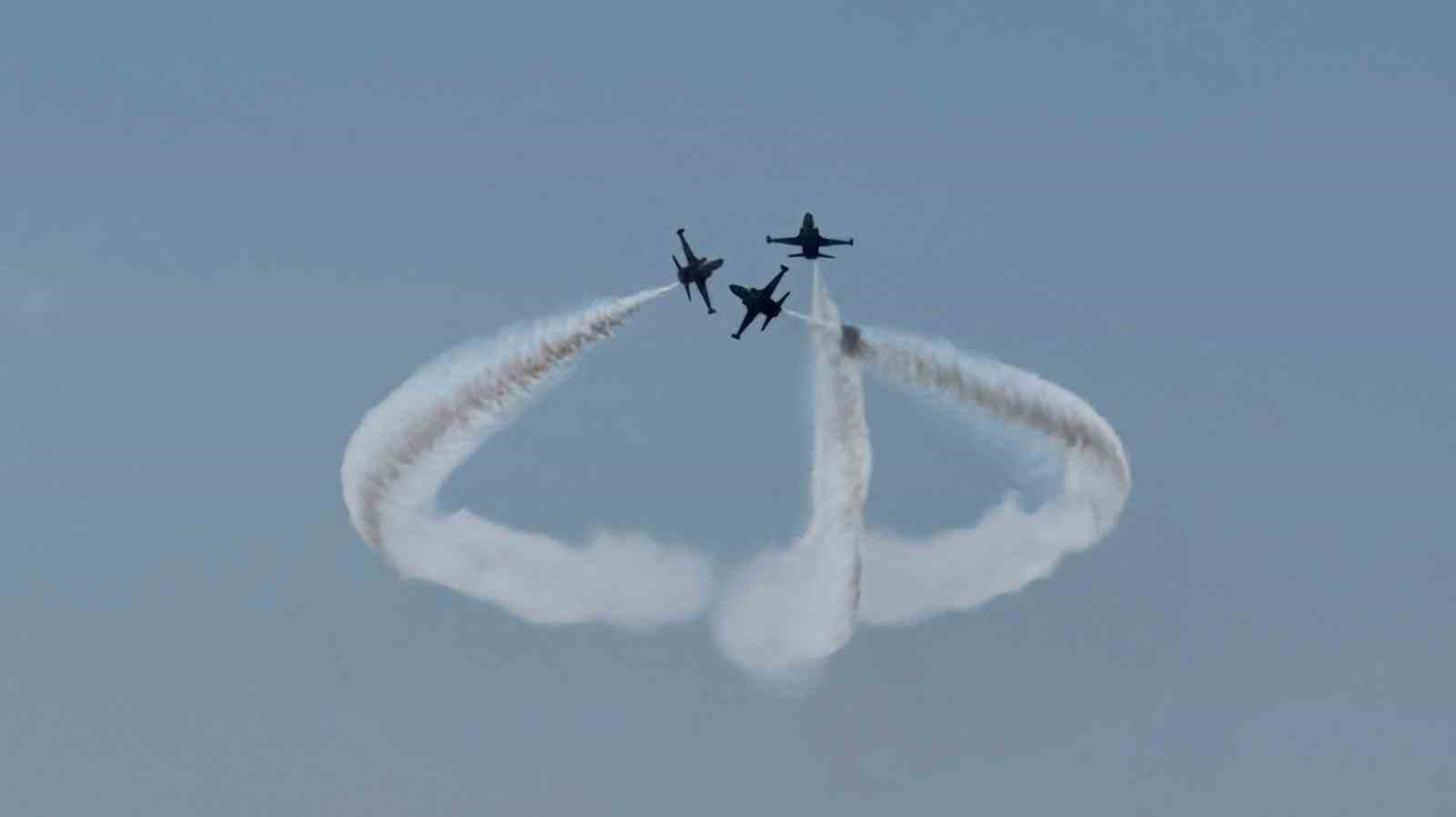 Çanakkale Kara Savaşları’nın 111. yıl dönümü etkinlikleri Şehitler Abidesi’nde törenle başladı
