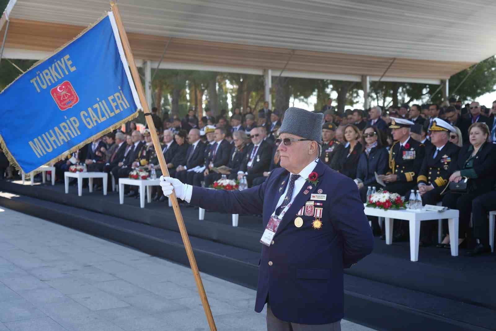 Çanakkale Kara Savaşları’nın 111. yıl dönümü etkinlikleri Şehitler Abidesi’nde törenle başladı
