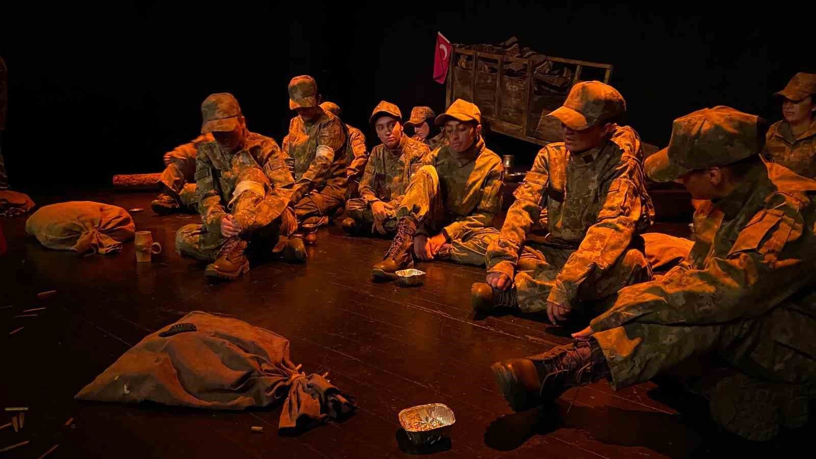 Çanakkale ruhu Erzurum’da sahneye taşındı
