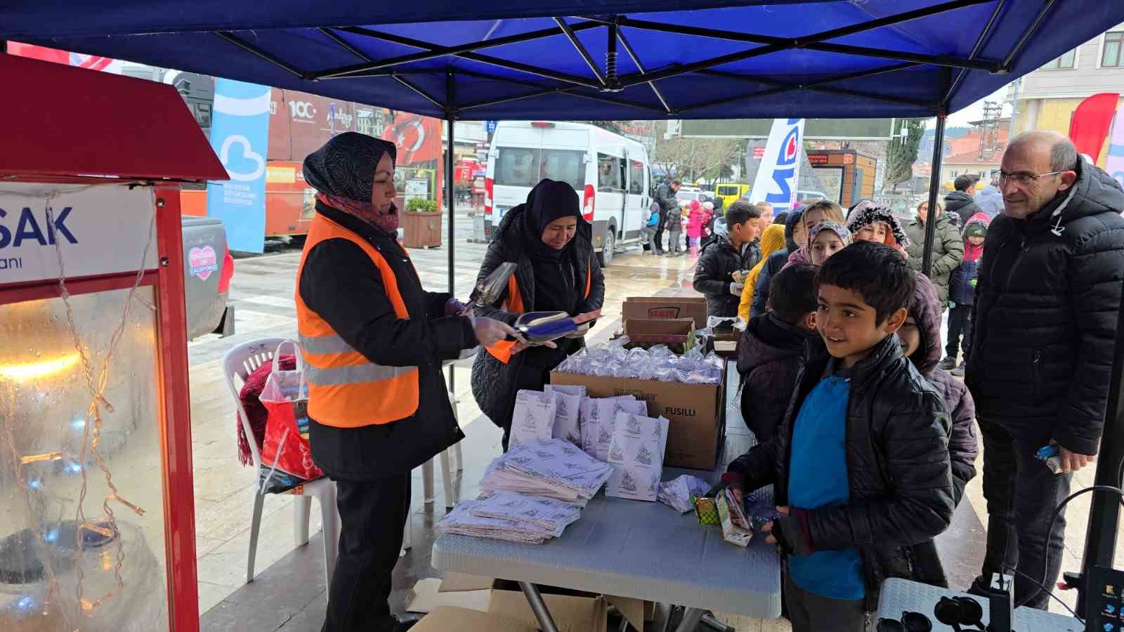 Çanakkale Savaşları Mobil Müzesi Sındırgı’da yoğun ilgi gördü
Çanakkale Savaşları Mobil Müzesi Sındırgı’da yoğun ilgi gördü