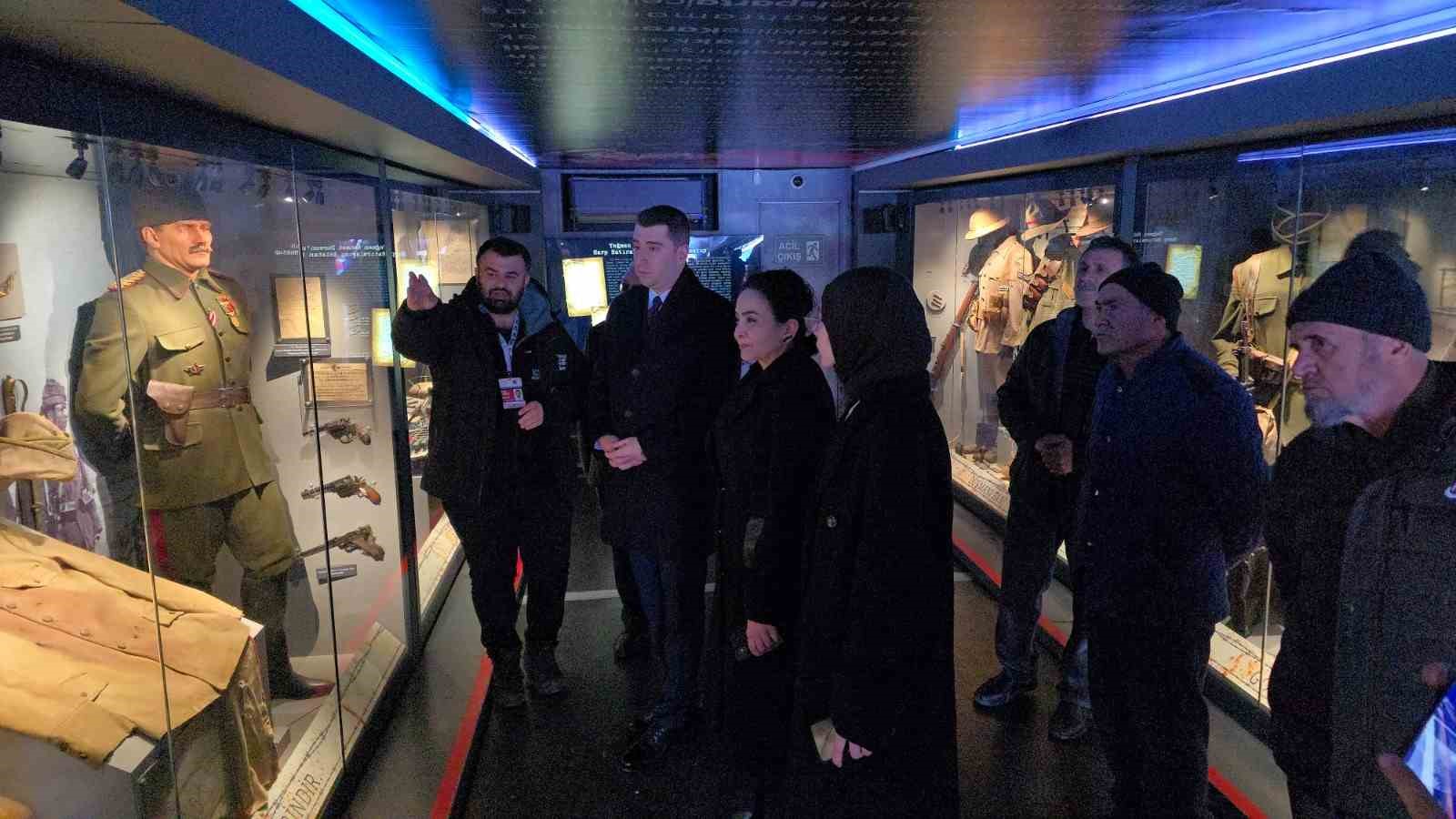 Çanakkale Savaşları Mobil Müzesi Sındırgı’da yoğun ilgi gördü
Çanakkale Savaşları Mobil Müzesi Sındırgı’da yoğun ilgi gördü