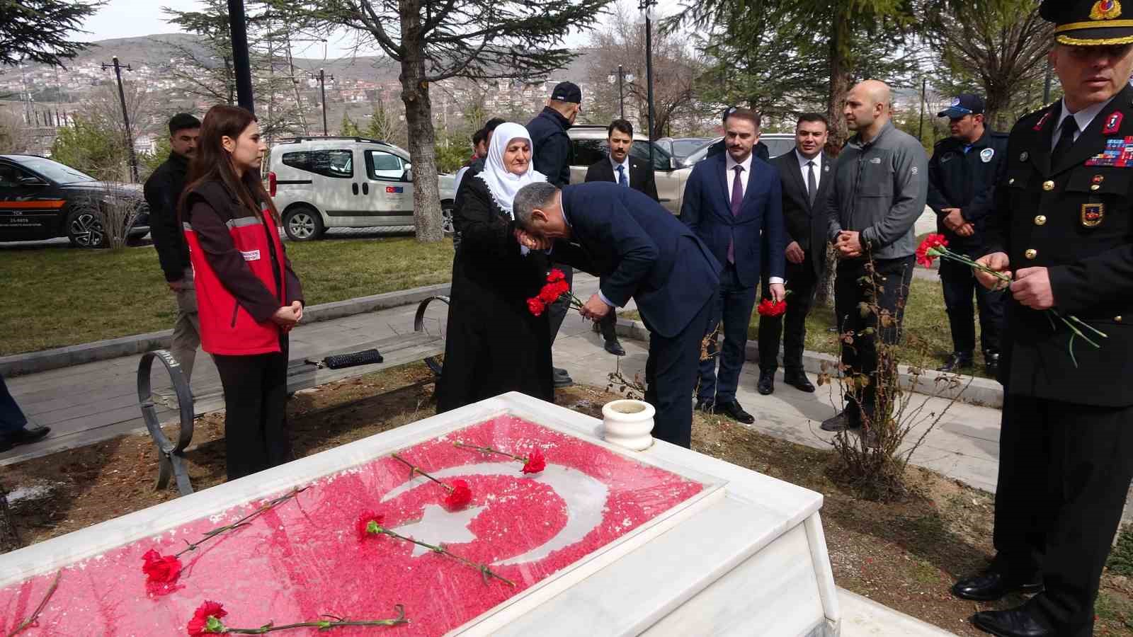 Çanakkale Zaferi şehitleri Yozgat Şehitliği’nde anıldı
