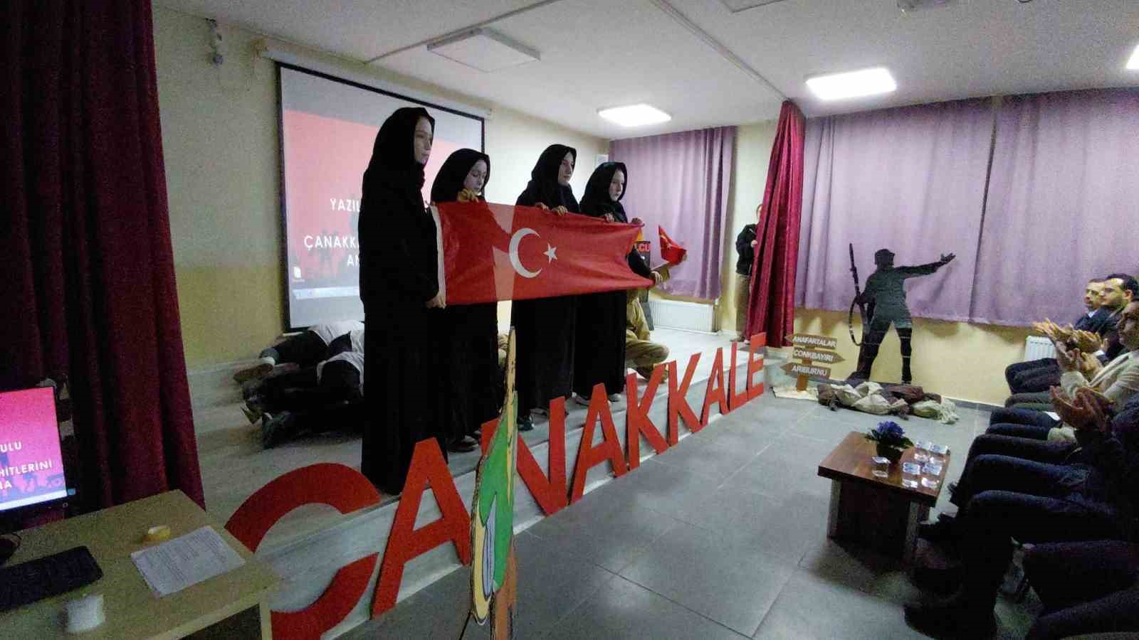 Çanakkale zaferine özel öğrencilerden dolu dolu program
