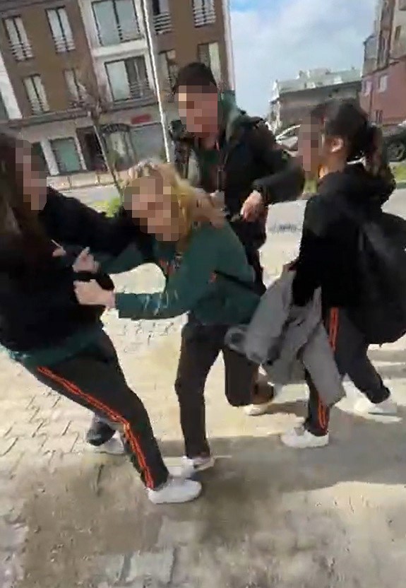 Çanakkale’de 14 yaşındaki kızın yaşıtı tarafından darbedildiği iddiası
