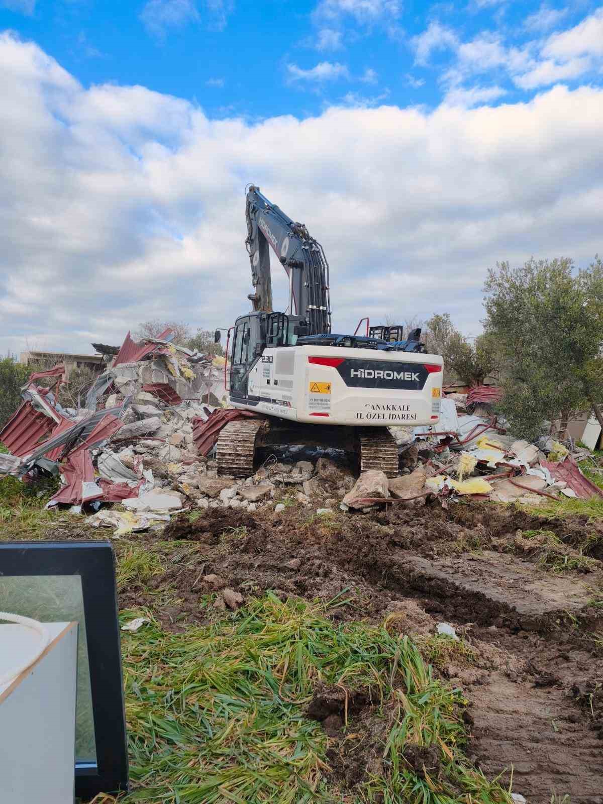 Çanakkale’de 31 kaçak yapı yıkıldı
