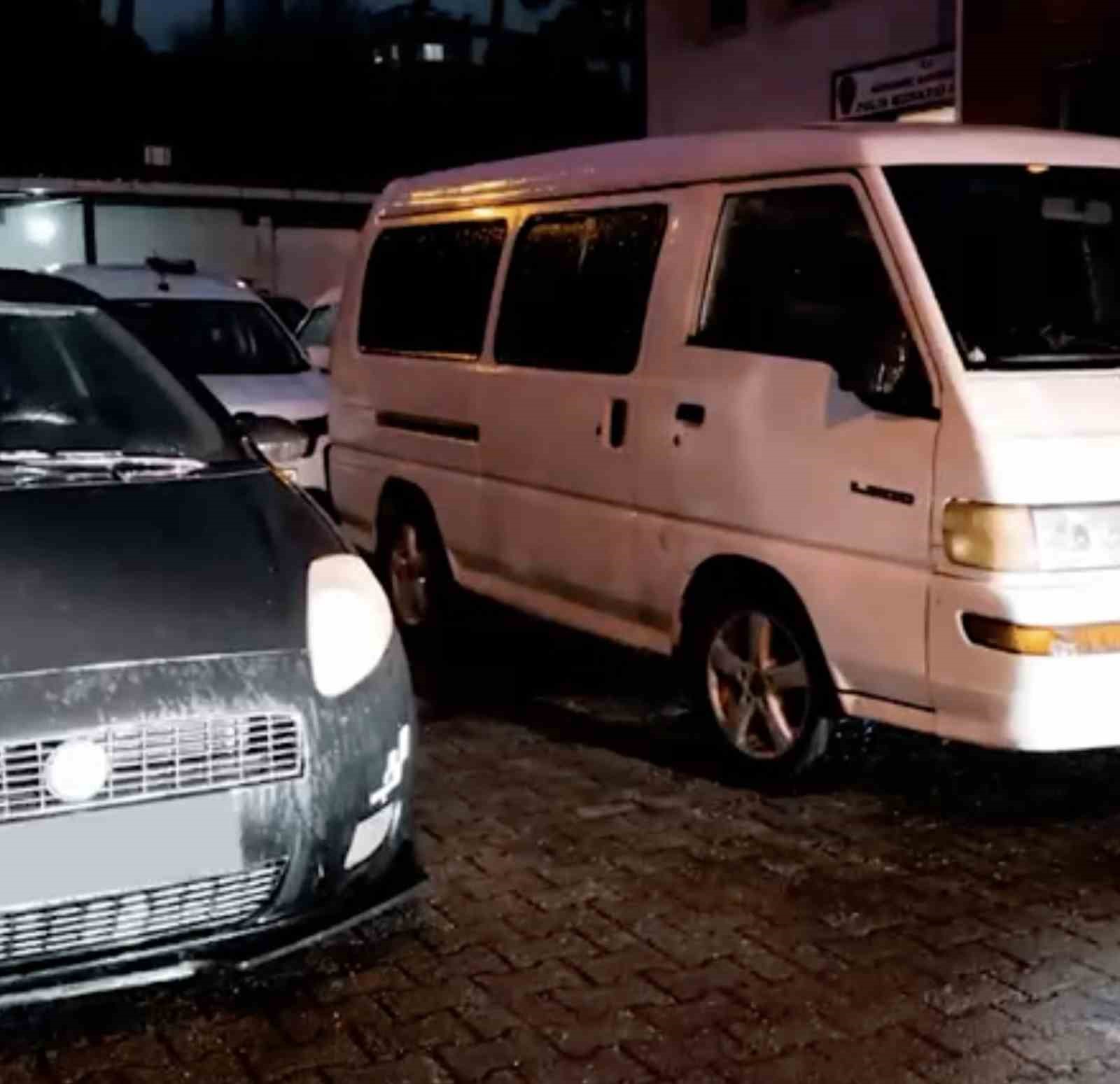 Çanakkale’de 33 kaçak göçmen yakalandı, 5 organizatör tutuklandı
