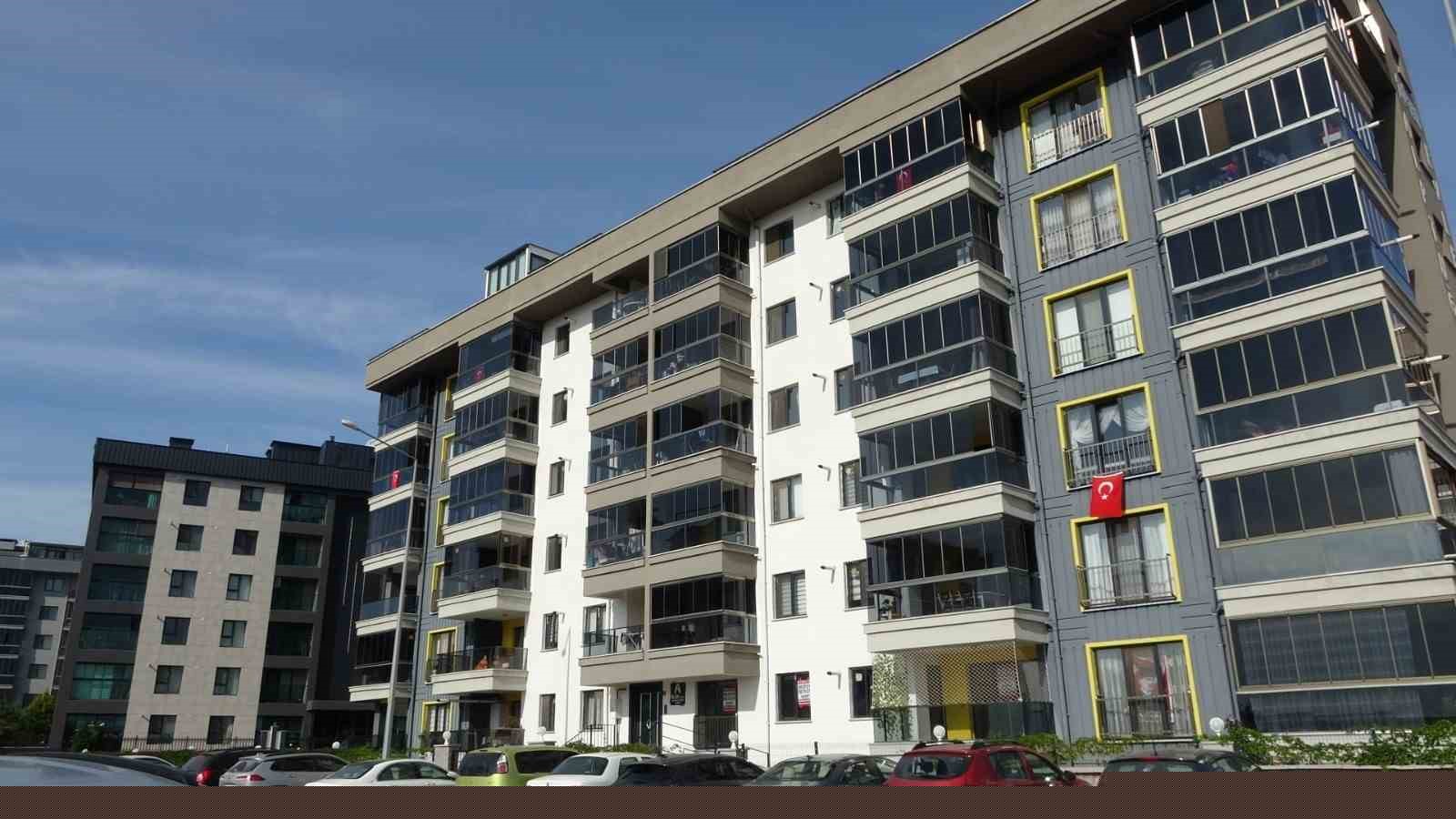 Çanakkale’de 5. kattan düşen restarotör Tuğba Yavaş’ın ölümünde mahkeme eşine kasten adam öldürme soruşturması başlattı
