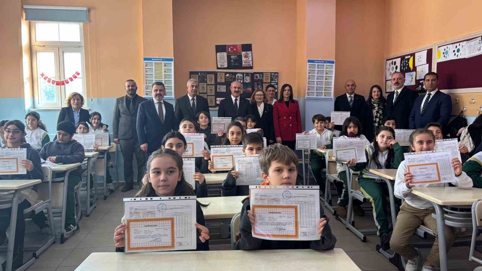 Çanakkale’de 80 bin 283 öğrenci karne aldı
