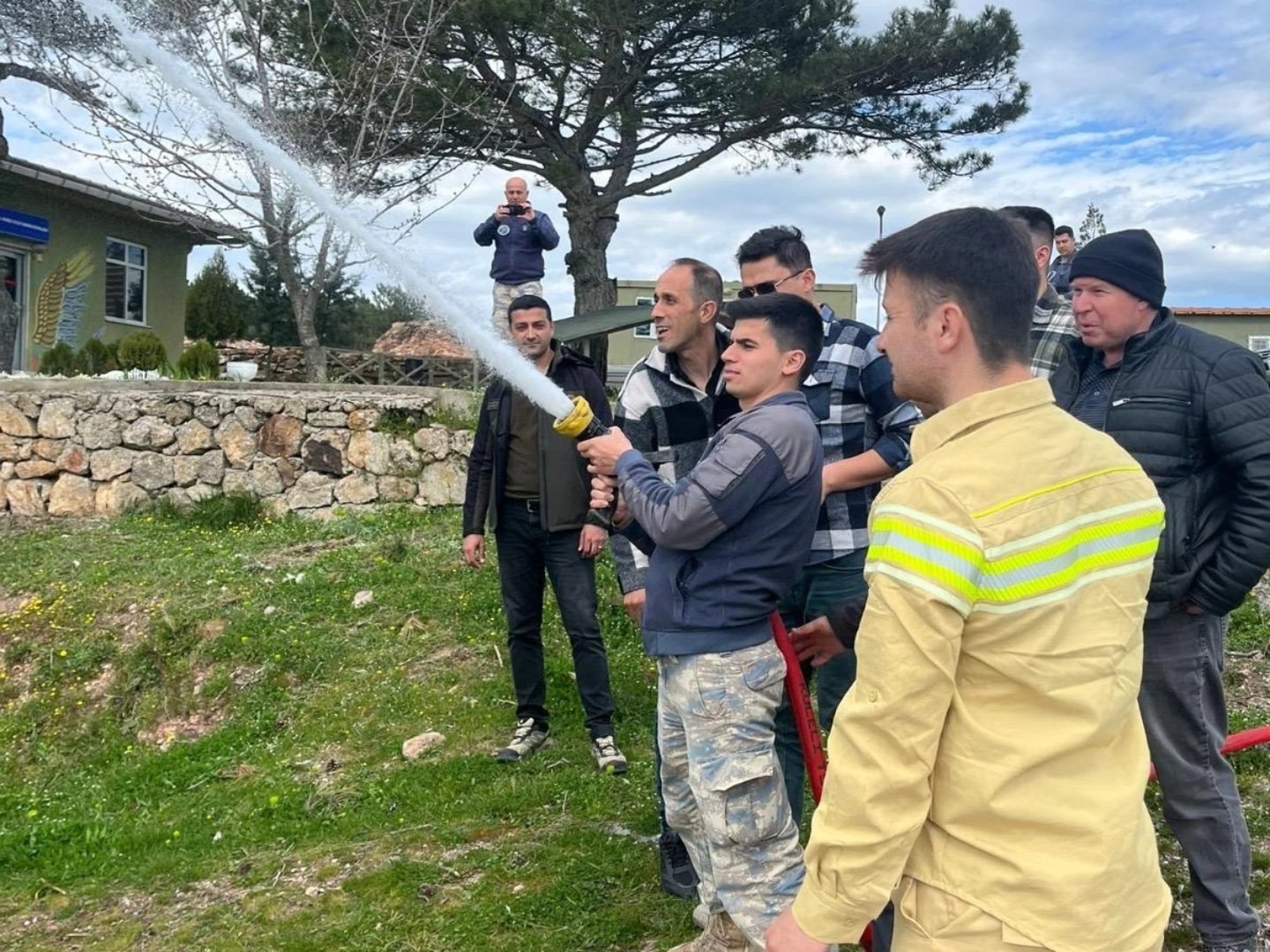 Çanakkale’de askeri personele yangın müdahale eğitimi
