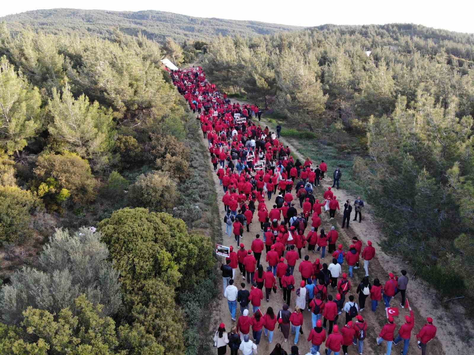 Çanakkale’de binlerce kişi, 57’nci Alay’ın izinde yürüdü
