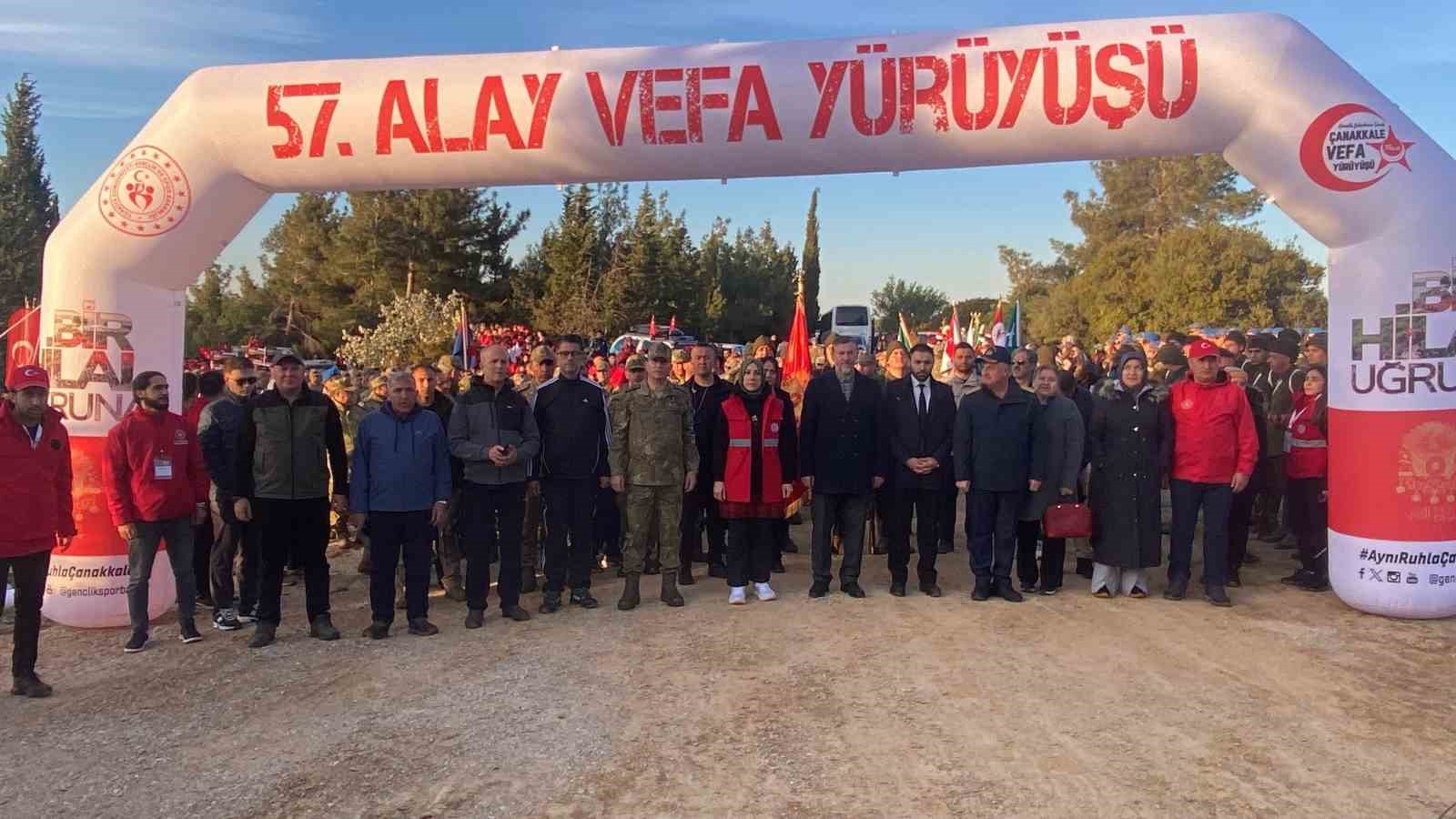 Çanakkale’de binlerce kişi, 57’nci Alay’ın izinde yürüdü
