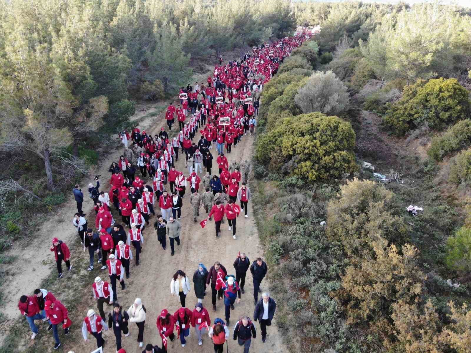 Çanakkale’de binlerce kişi, 57’nci Alay’ın izinde yürüdü
