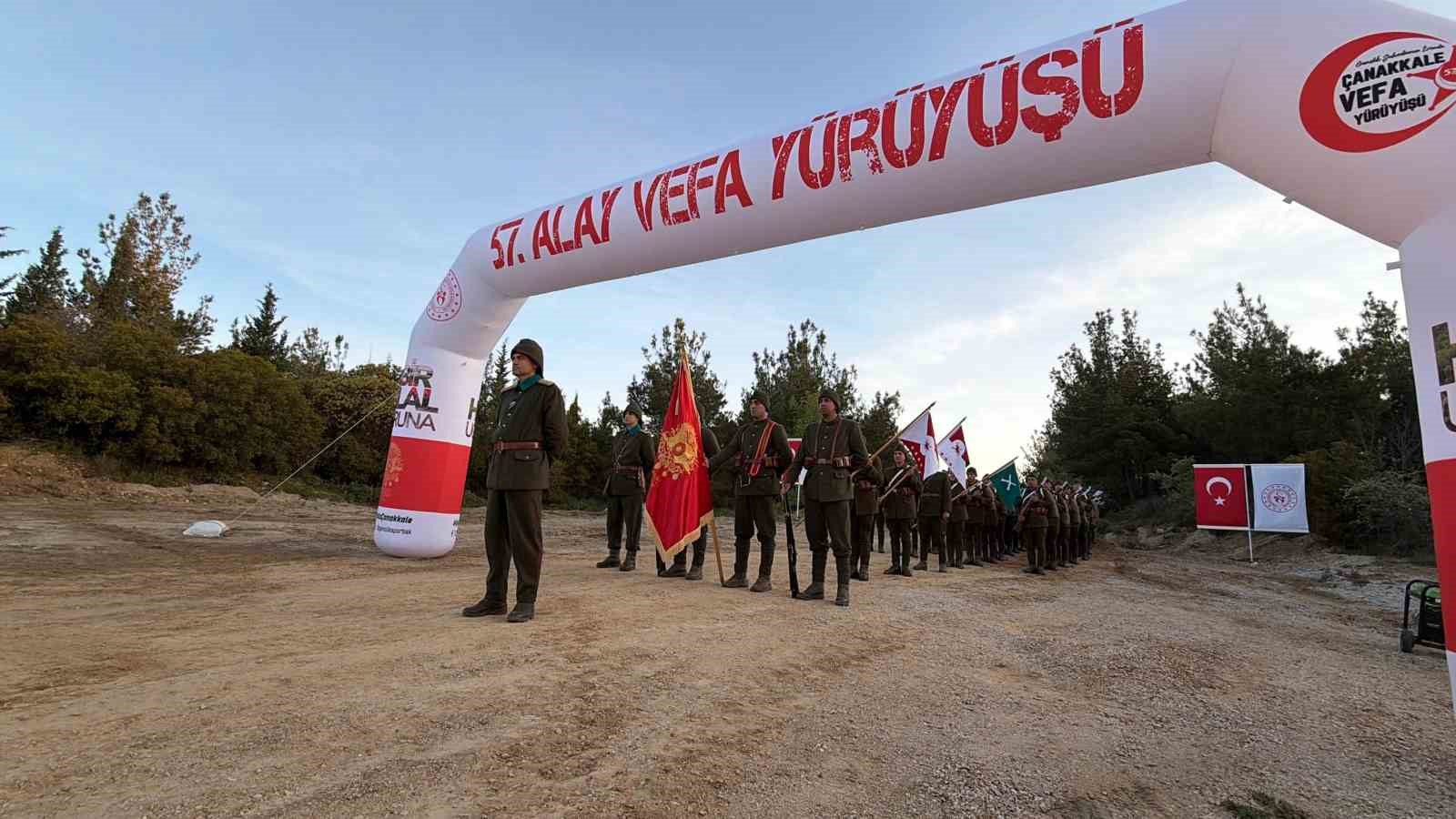Çanakkale’de binlerce kişi, 57’nci Alay’ın izinde yürüdü
