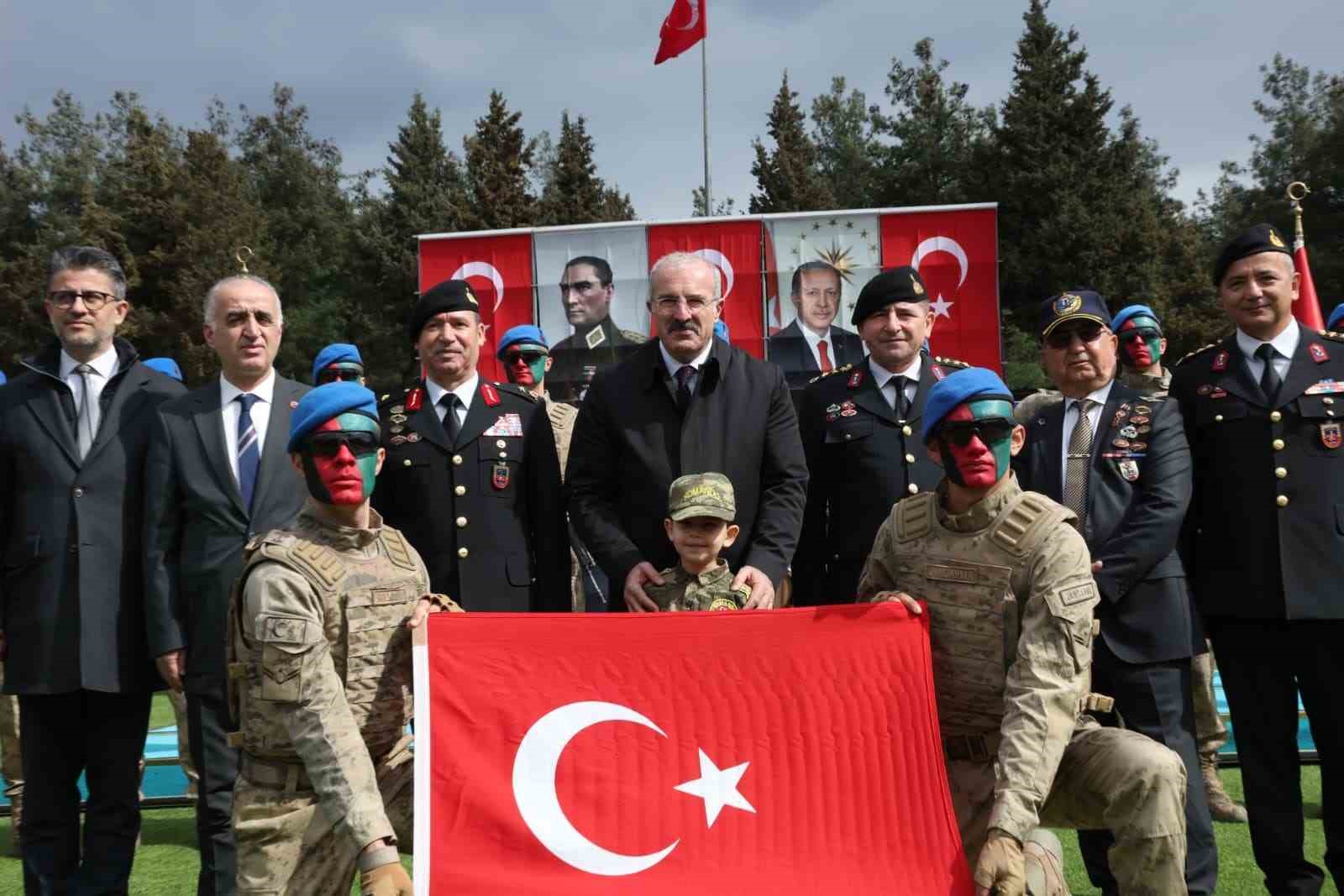 Çanakkale’de eğitimleri tamamlanan acemi erler yemin etti

