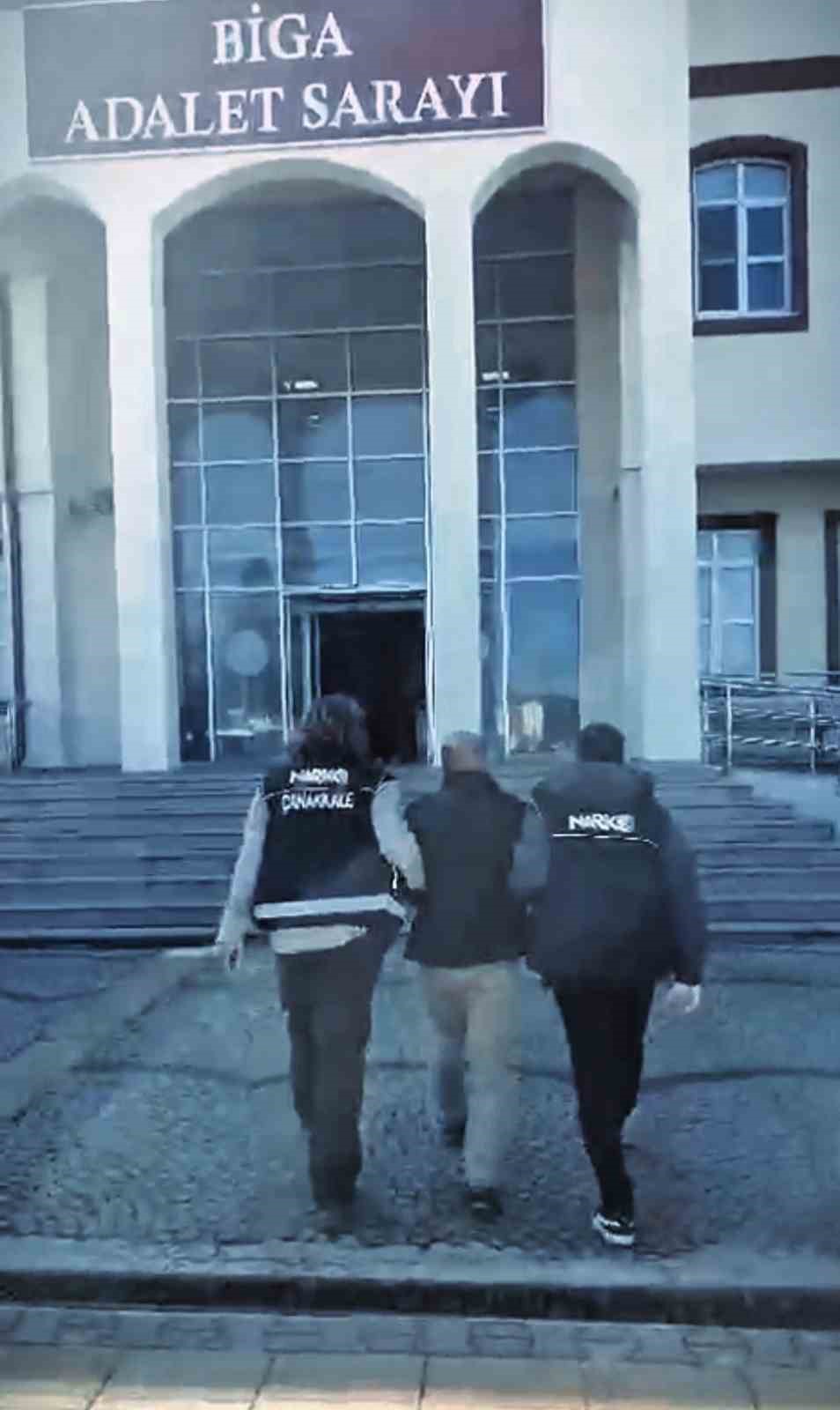 Çanakkale’de farklı suçlardan aranması bulunan 97 kişi yakalandı
