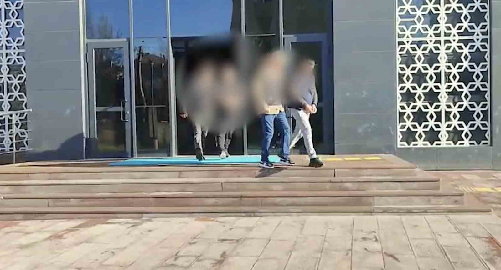 Çanakkale’de huzur uygulamalarında 2 şüpheli tutuklandı
