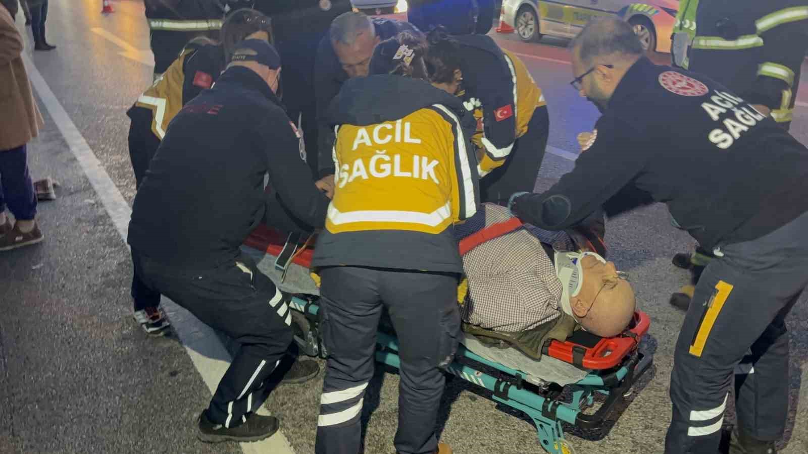 Çanakkale’de iki otomobil çarpıştı: 5 kişi yaralandı
