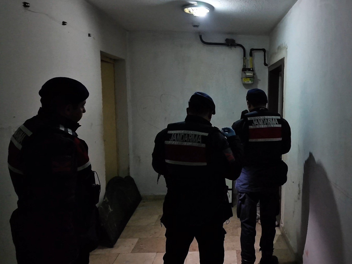 Çanakkale’de jandarmadan uyuşturucu operasyonuna 8 tutuklama
