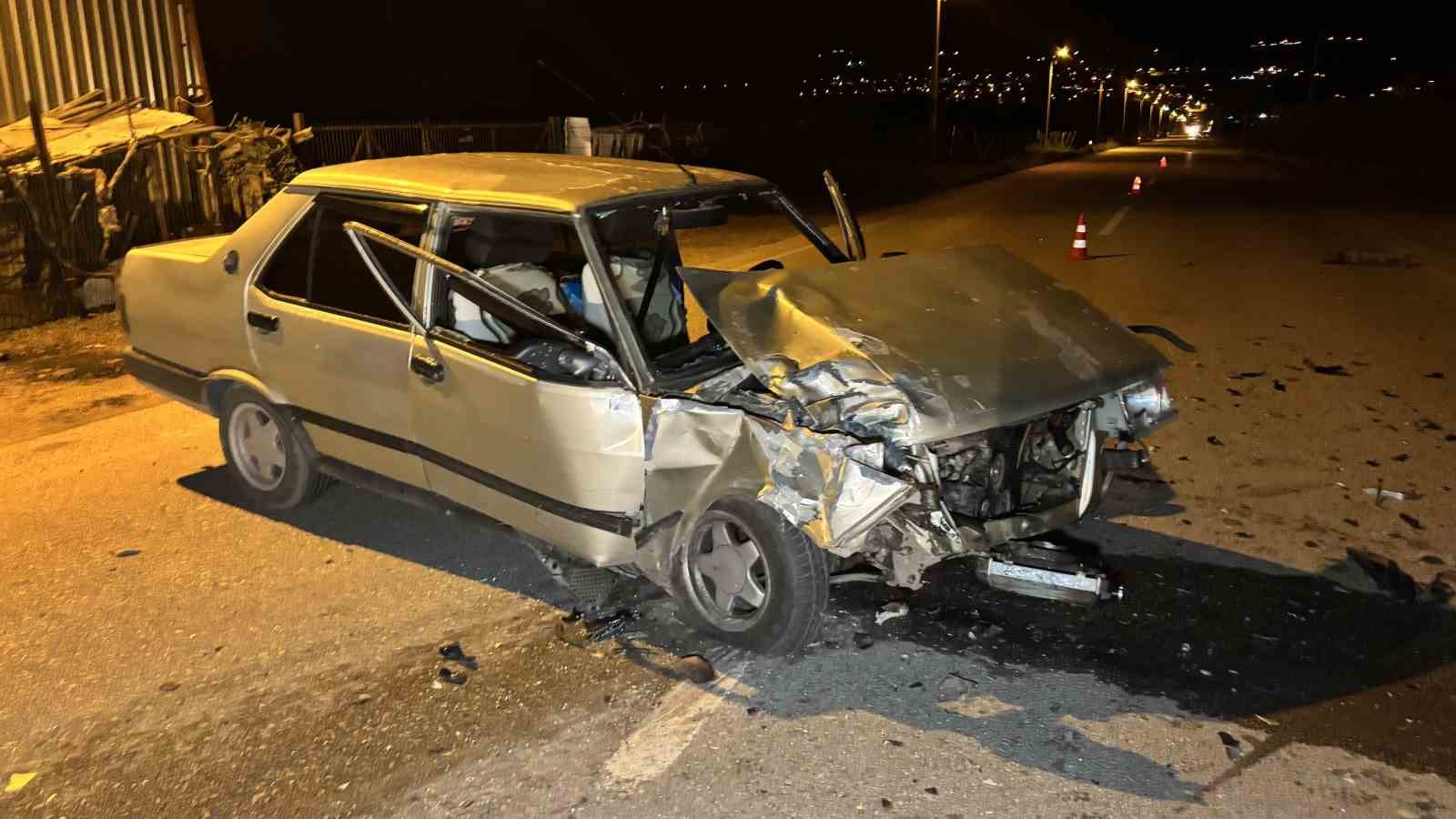 Çanakkale’de otomobil ile motosiklet çarpıştı: 3 kişi yaralandı
