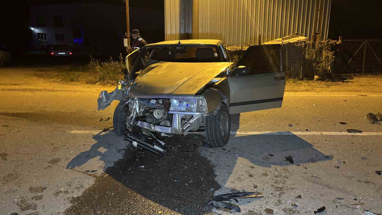 Çanakkale’de otomobil ile motosiklet çarpıştı: 3 kişi yaralandı
