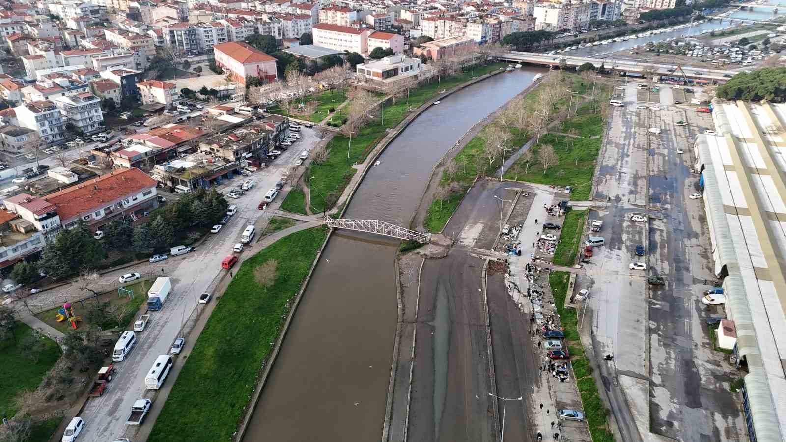Çanakkale’de taşkın yaşanan Sarıçay normale döndü

