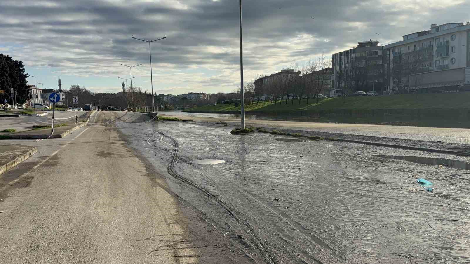 Çanakkale’de taşkın yaşanan Sarıçay normale döndü
