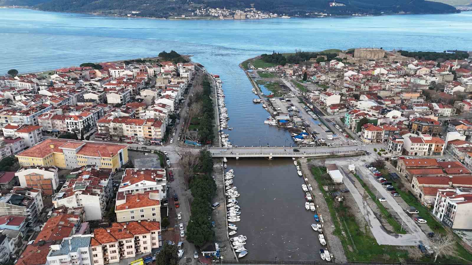 Çanakkale’de taşkın yaşanan Sarıçay normale döndü
