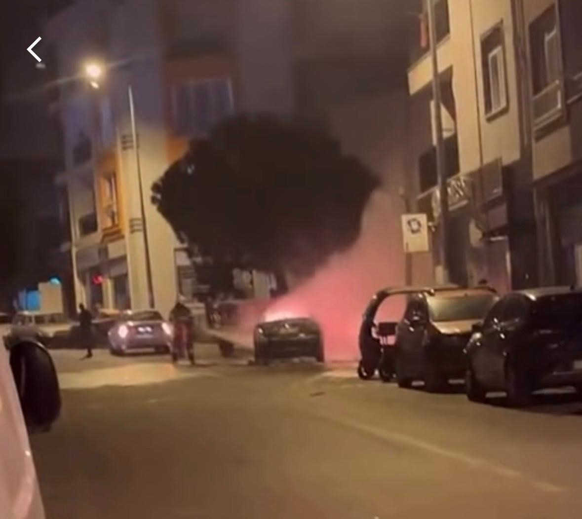 Çanakkale’de yanan araç bomba gibi patladı
