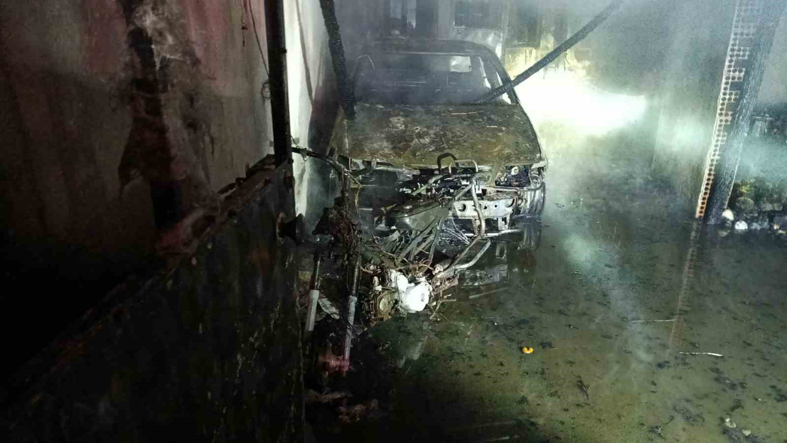 Çan’da çıkan yangında 1 otomobil ve 1 motosiklet yandı
