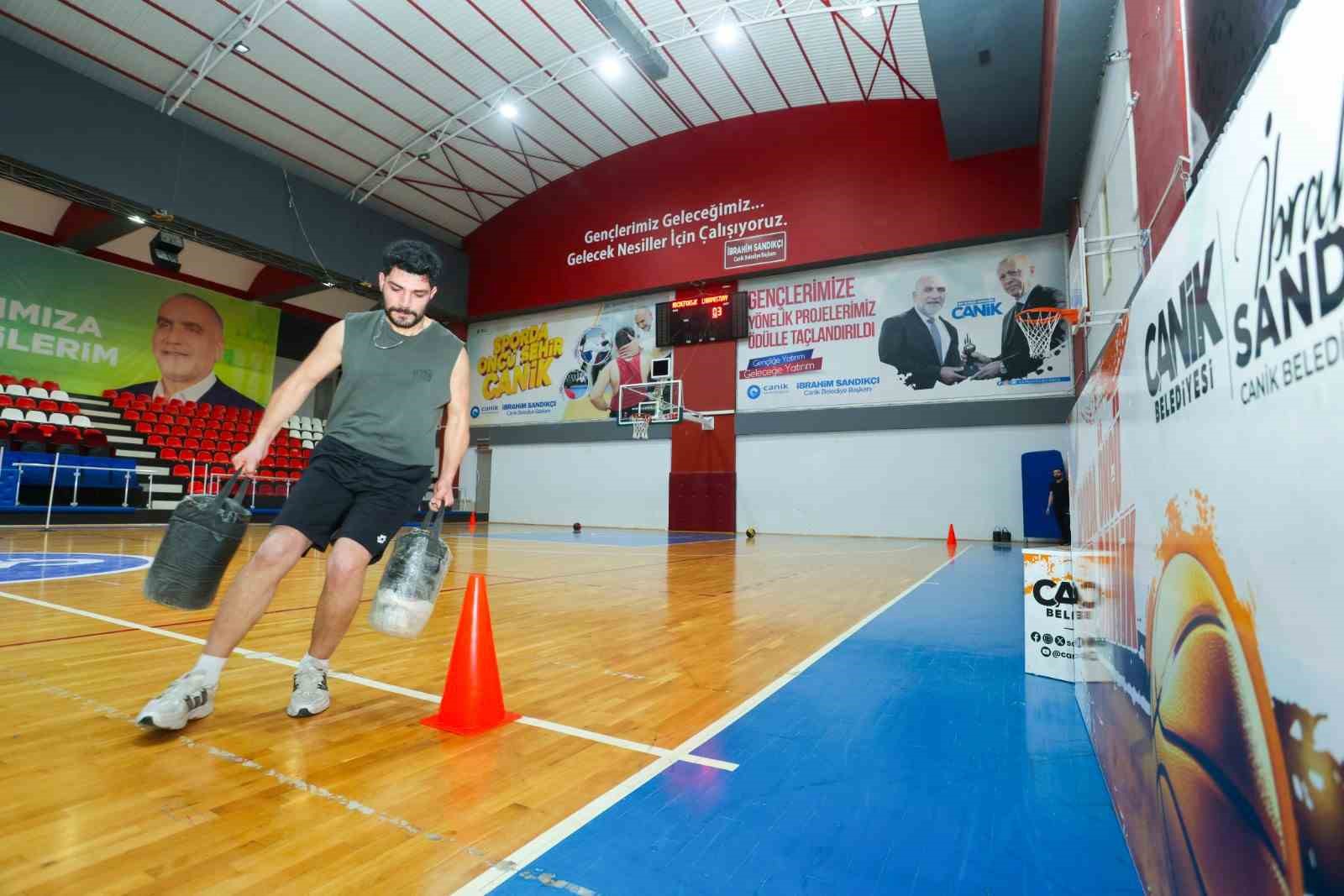 Canik Belediyesi gençleri hedeflerine taşıyor
Canik Belediyesi gençleri hedeflerine taşıyor