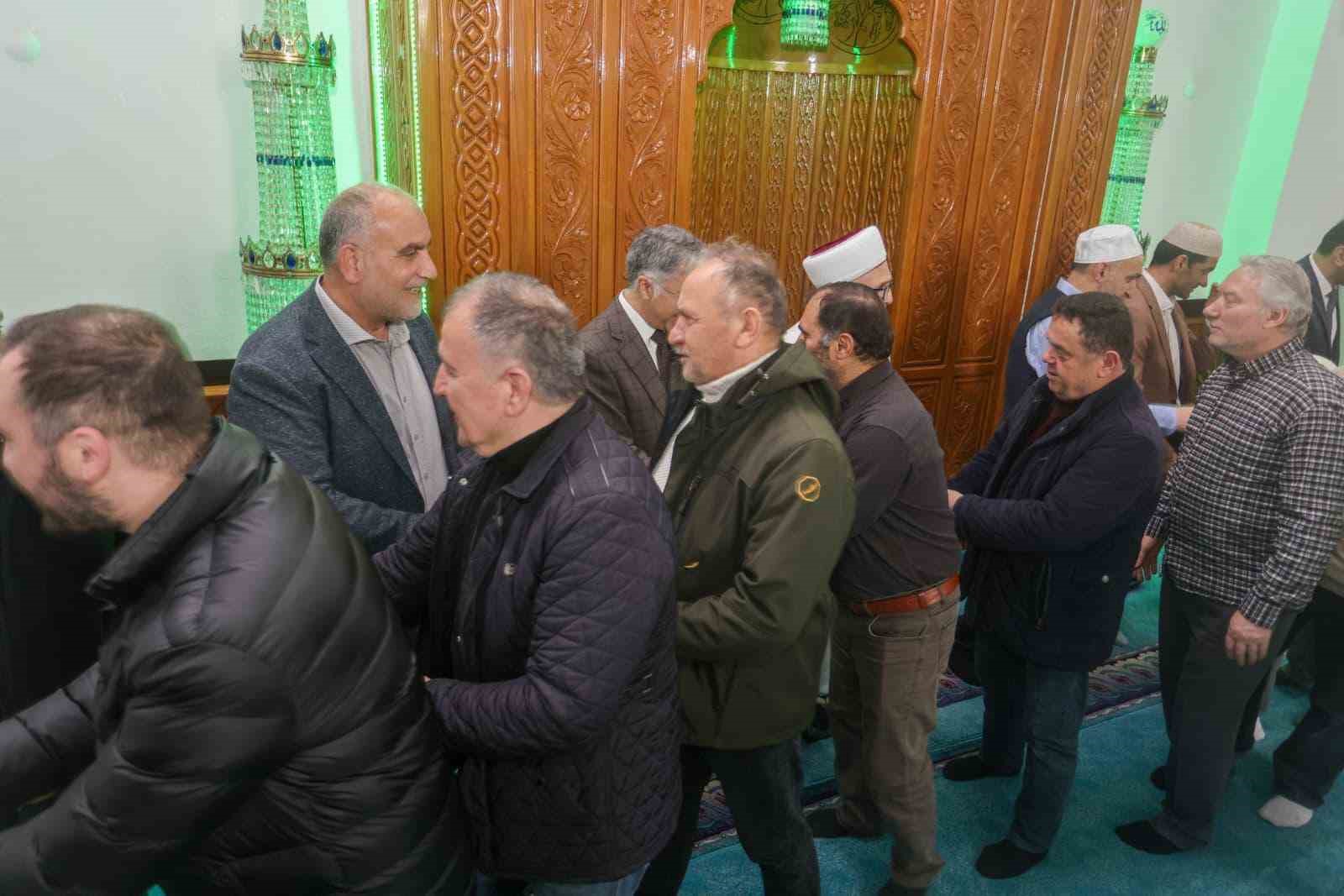 Canik’te binler Kadir Gecesi’nde ellerini semaya açtı
