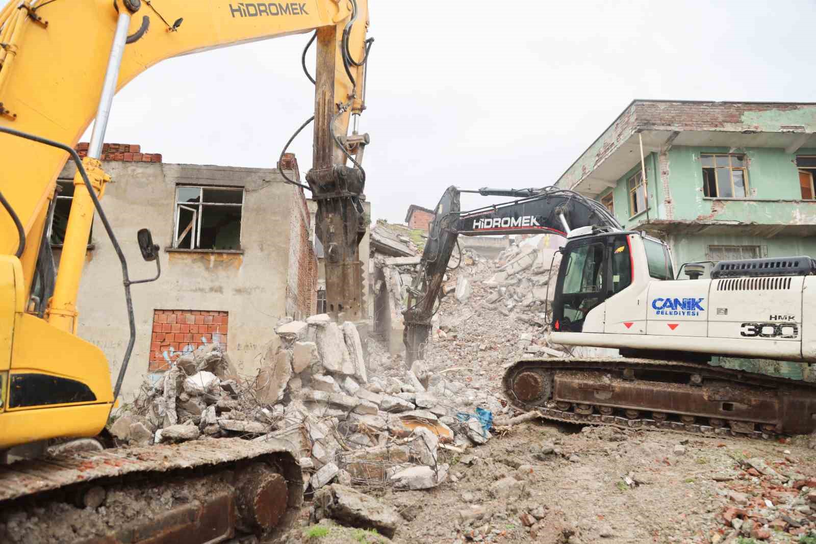 Canik’te depreme dayanıksız 741 bina yıkılıyor
