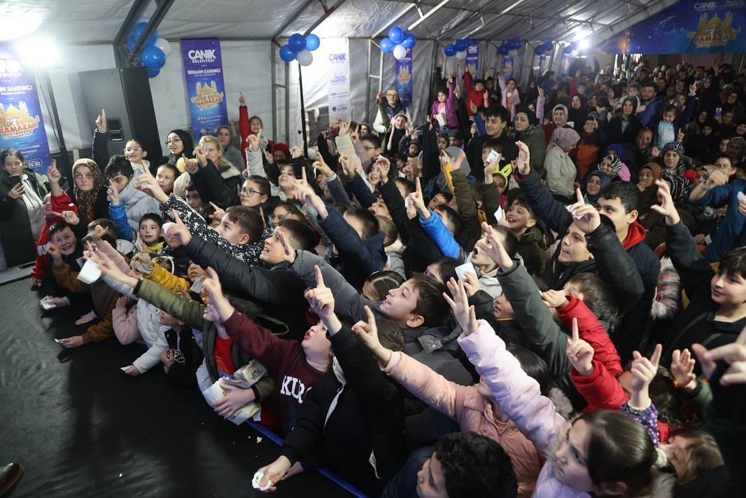 Canik’te mahalleler şenlendi, Ramazan sevinci paylaşıldı
