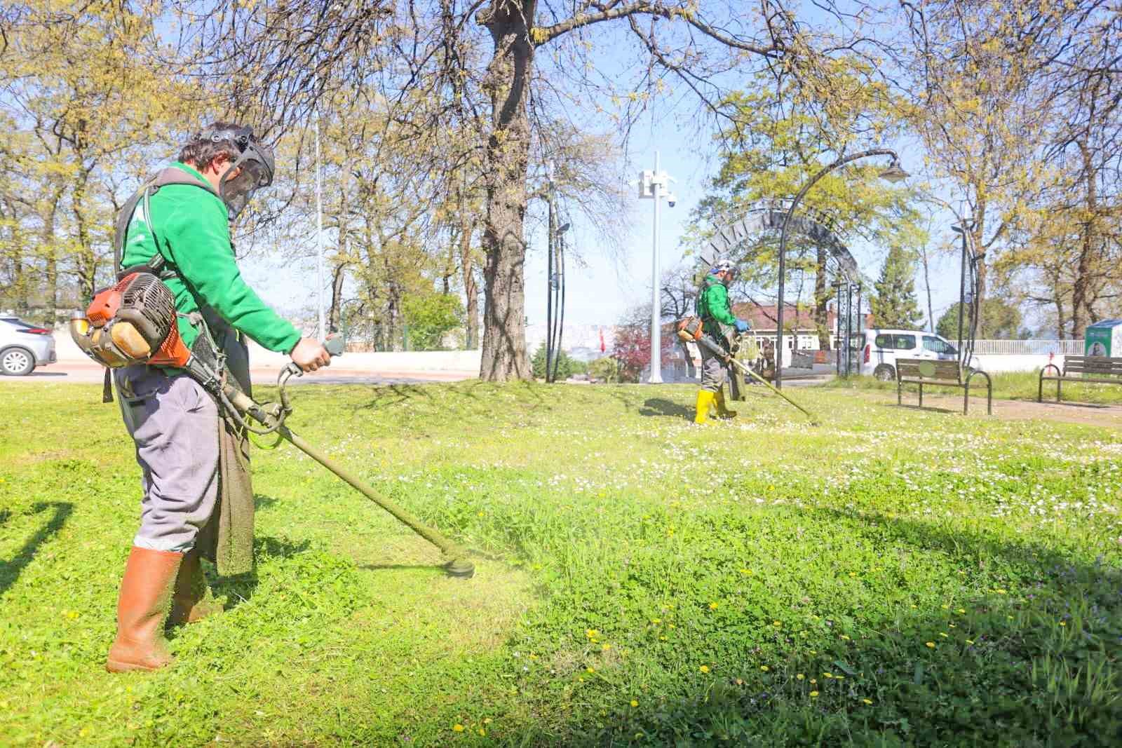 Canik’te parklar yaza hazırlanıyor
