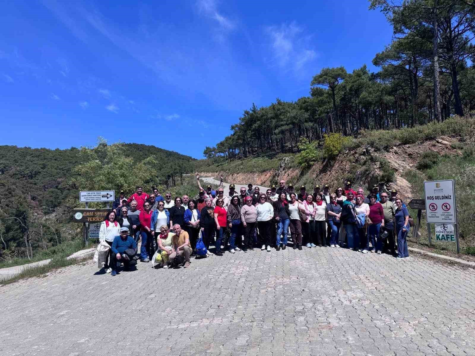 Çankırı mezunları Edremit’te hasret giderdi
