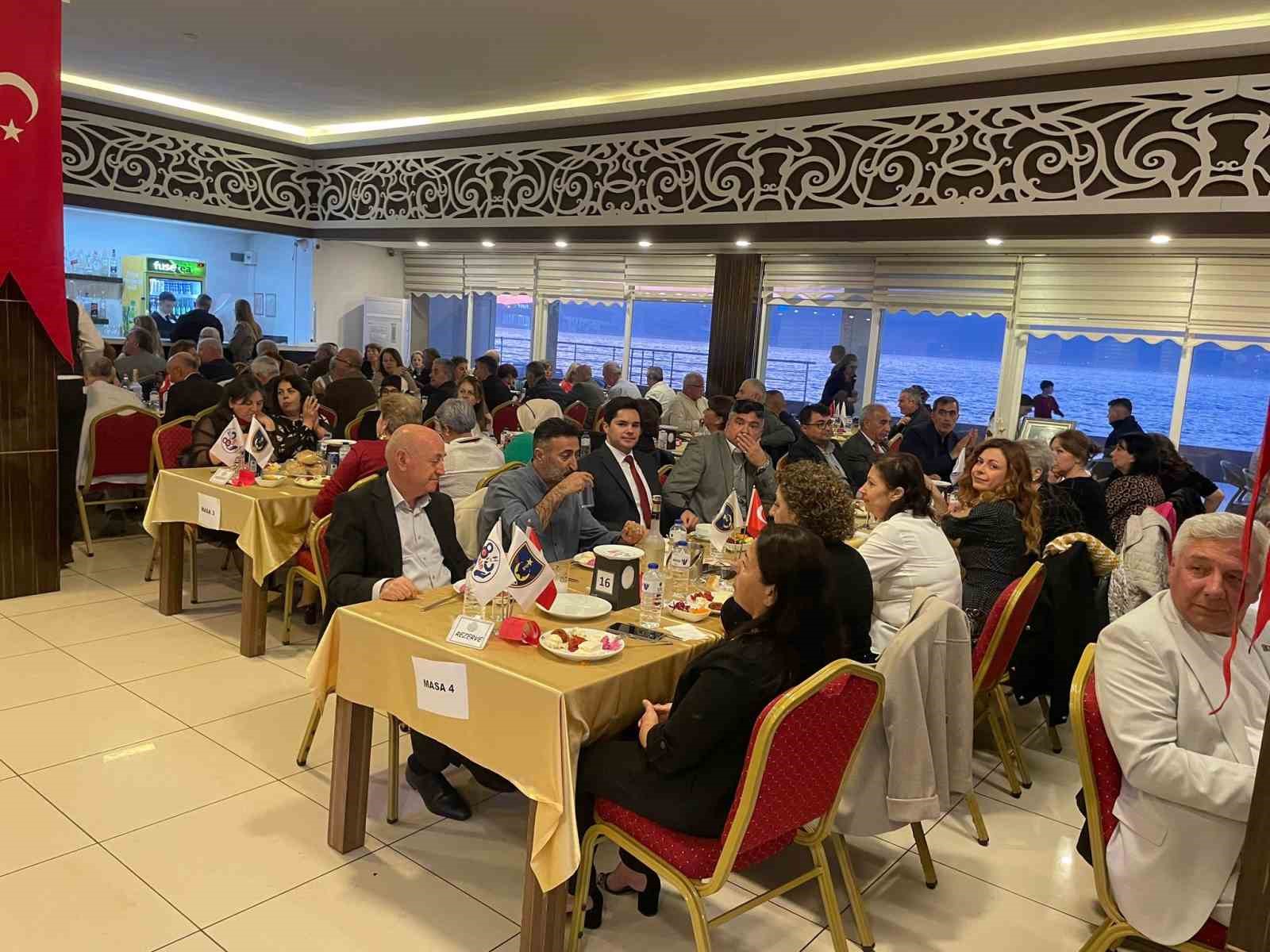 Çankırı mezunları Edremit’te hasret giderdi
